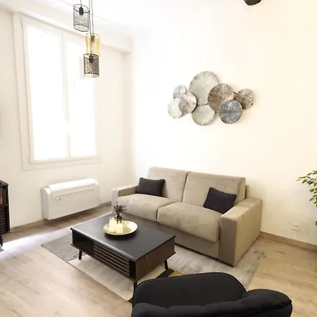 06r - Modern - Vieux 니스