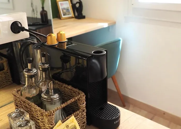 06r - Modern - Vieux Appartement