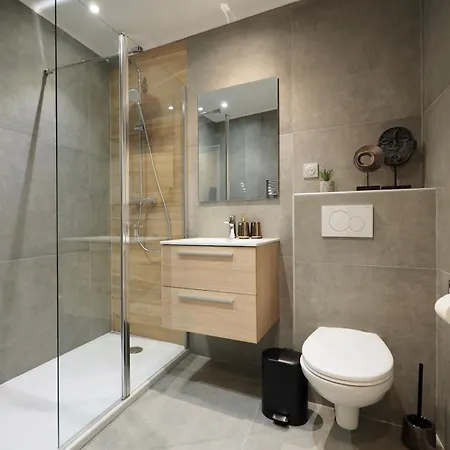 06r - Modern - Vieux Апартаменты *